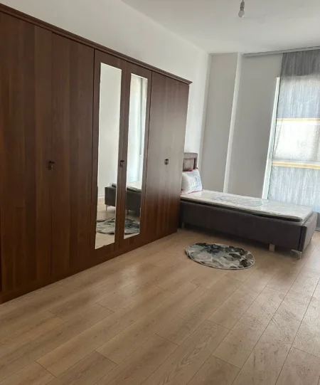 Tirane, jepet me qera apartament 2+1 Kati 2, 105 m² 500 € 