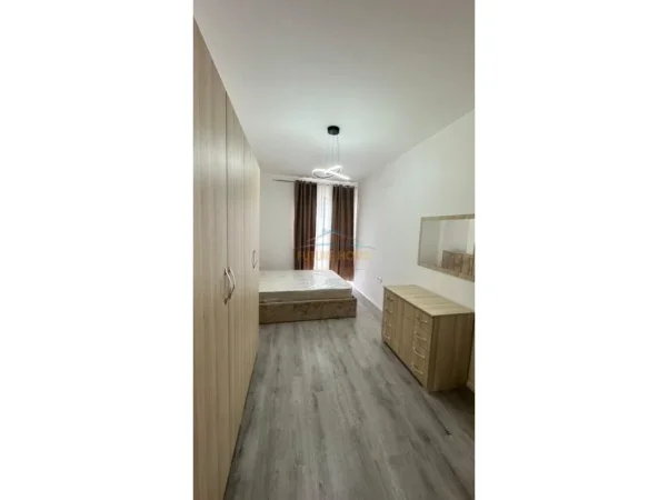 Tirane, jepet me qera apartament 2+1 Kati 3, 94 m² 650 € (ISH DOGANA)