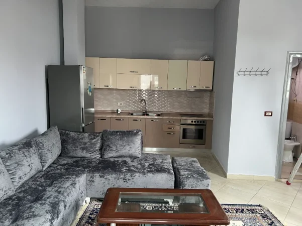 Tirane, jepet me qera shtepi 2+1 Kati 2, 90 m² 400 € (Besim cera)