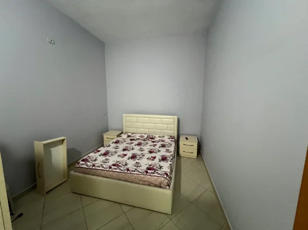 Tirane, jepet me qera shtepi 2+1 Kati 2, 90 m² 400 € (Besim cera)