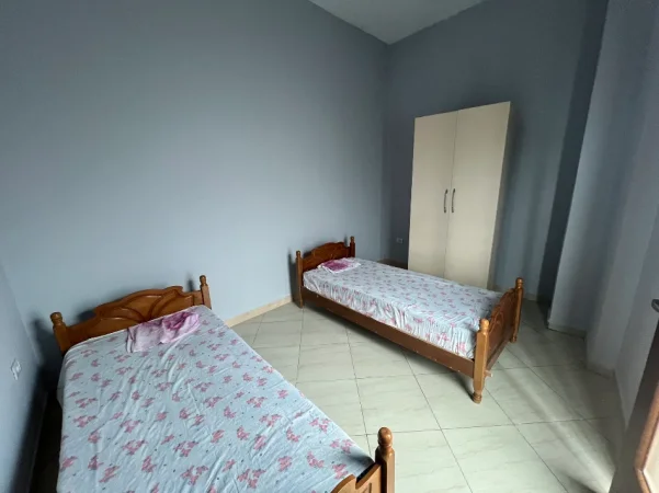 Tirane, jepet me qera shtepi 2+1 Kati 2, 90 m² 400 € (Besim cera)