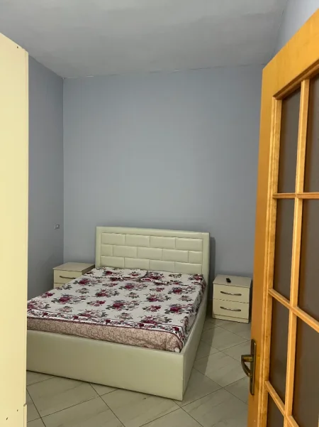 Tirane, jepet me qera shtepi 2+1 Kati 2, 90 m² 400 € (Besim cera)