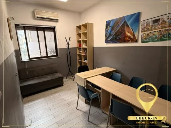 Shqiperi, jepet me qera zyre Kati 3, 100 m² 850 € (Rruga Moskat)