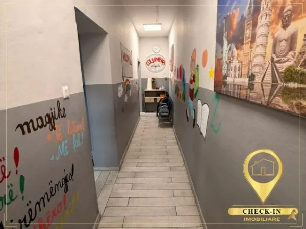 Shqiperi, jepet me qera zyre Kati 3, 100 m² 850 € (Rruga Moskat)