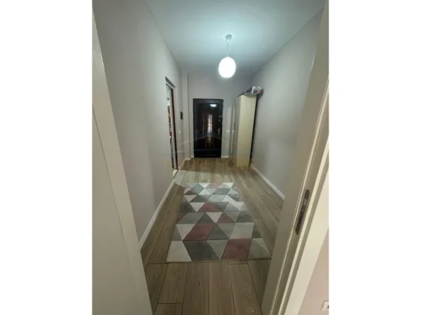 Tirane, jepet me qera apartament 2+1 Kati 4, 105 m² 450 € (Fresk)