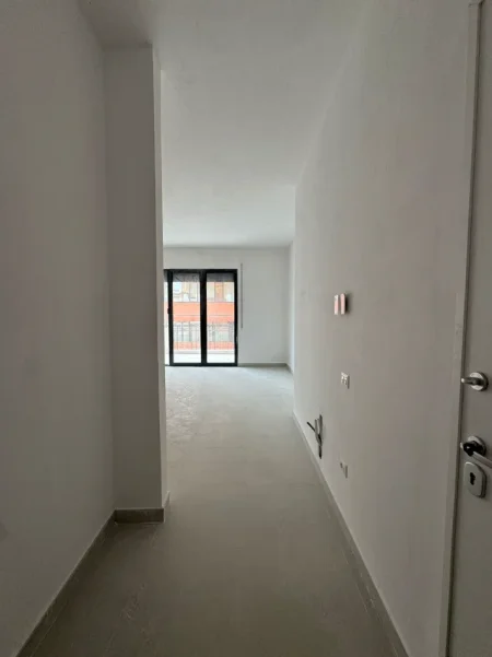 Tirane, jepet me qera apartament 2+1+Aneks+Ballkon Kati 3, 128 m² 850 € 