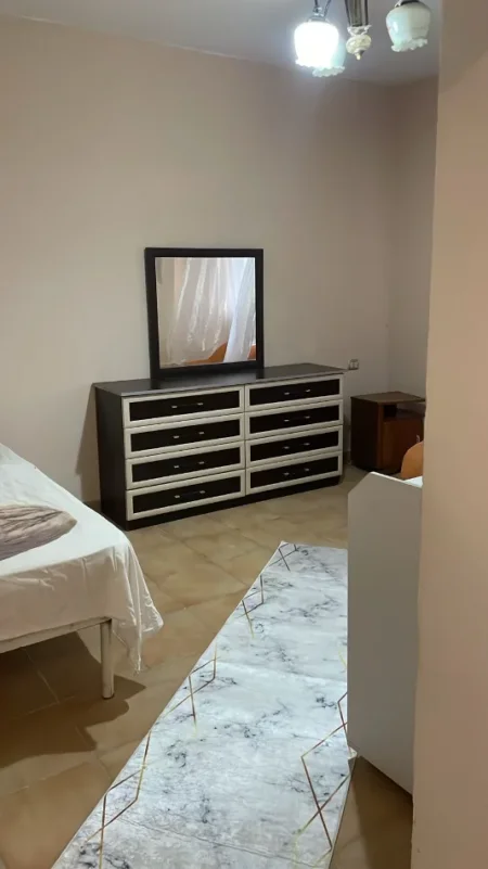 🏠 Jepet me Qira Hyrje 1+1 ne Xhamllik,  350 euro