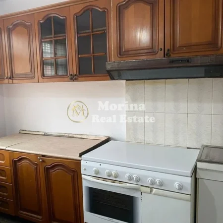 Tirane, jepet me qera shtepi 1+1 Kati 3, 75 m² 450 € (Rruga e Dibres — Medrese)