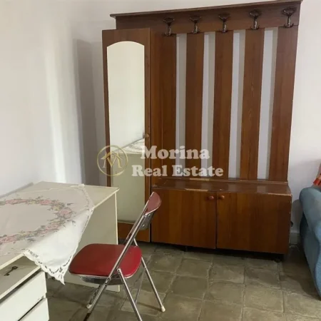 Tirane, jepet me qera shtepi 1+1 Kati 3, 75 m² 450 € (Rruga e Dibres — Medrese)