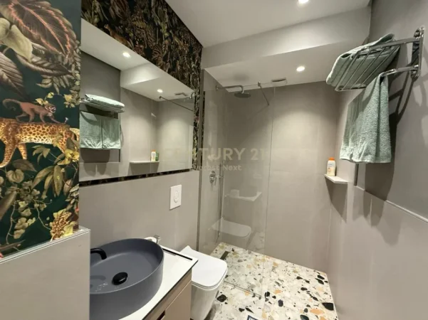 Tirane, jepet me qera apartament 2+1+Ballkon Kati 6, 60 m² 1.000 € 