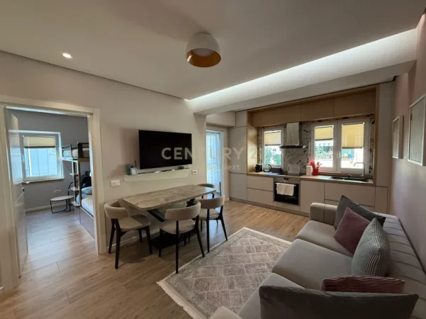 Tirane, jepet me qera apartament 2+1+Ballkon Kati 6, 60 m² 1.000 € 