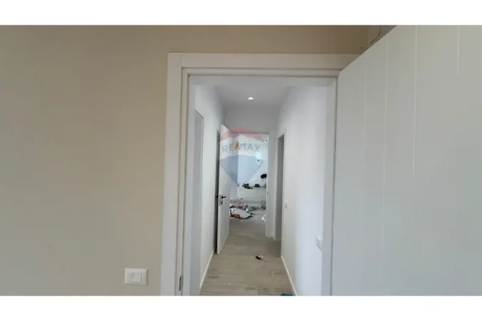 Shqiperi, jepet me qera apartament 2+1+Ballkon Kati 2, 120 m² 1.300 € (Liqeni i thate)
