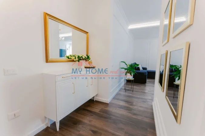 Tirane, jepet me qera apartament 1+1+Ballkon Kati 9, 75 m² 600 € (Astir)