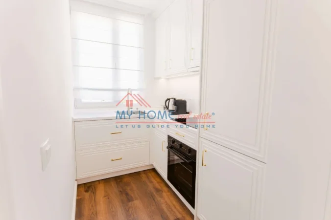 Tirane, jepet me qera apartament 1+1+Ballkon Kati 9, 75 m² 600 € (Astir)