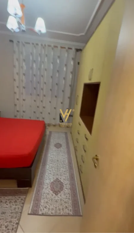 Tirane, jepet me qera apartament 2+1+Ballkon Kati 4, 95 m² 470 € (ASTIR)