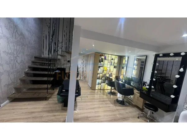 Tirane, jepet me qera ambjent biznesi Kati 0, 35 m² 400 € (QATAR CENTER , Zogu i Zi)