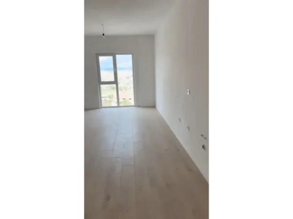 Tirane, shitet apartament 2+1 Kati 2, 120.000 € (tirana entry rruga dritan hoxha)