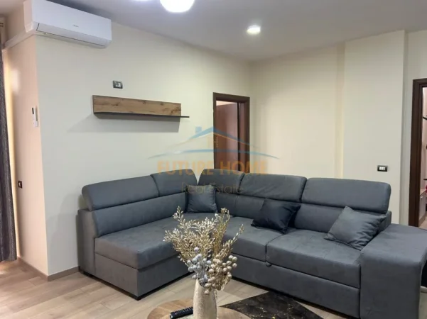 Tirane, jepet me qera apartament 1+1 Kati 5, 61 m² 730 € (Rruga e Kavajes)