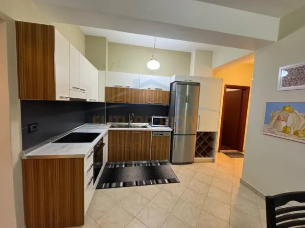 Tirane, jepet me qera apartament 2+1+2 Kati 6, 91 m² 450 € (FRESK , Prane Pikes se Gazit)