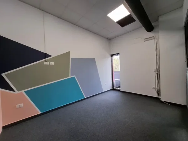 Jepet me Qira Ambjent/Zyre Premium Open space & 2wc+2Bllk. 📍 Kompleksi Arlis/ Farmacia 10 🔥 CMIMI: 2,200 Euro 🔥