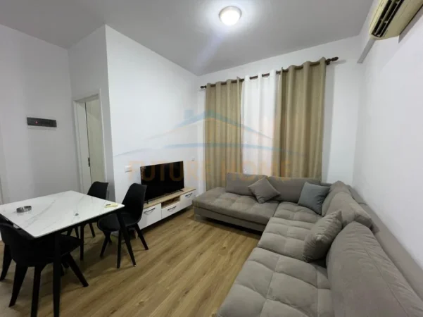 Tirane, jepet me qera apartament 1+1 Kati 1, 45 m² 350 € (Fresk)