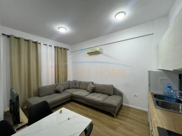 Tirane, jepet me qera apartament 1+1 Kati 1, 45 m² 350 € (Fresk)