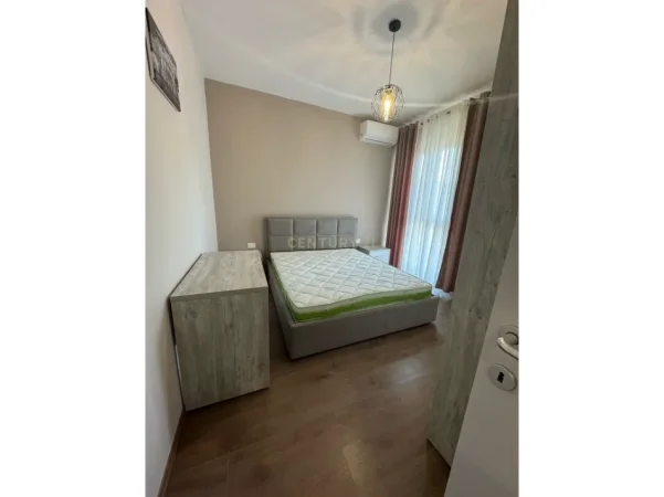 Tirane, jepet me qera apartament 2+1 Kati 2, 88 m² 750 € (kodra e diellit)