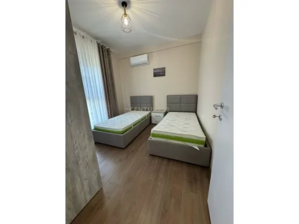 Tirane, jepet me qera apartament 2+1 Kati 2, 88 m² 750 € (kodra e diellit)