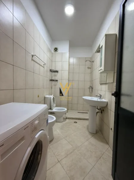 Tirane, jepet me qera apartament 2+1+Ballkon Kati 7, 105 m² 470 € (ASTIR)