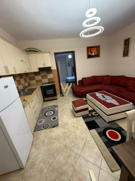 Tirane, jepet me qera apartament 2+1+Ballkon Kati 7, 105 m² 470 € (ASTIR)