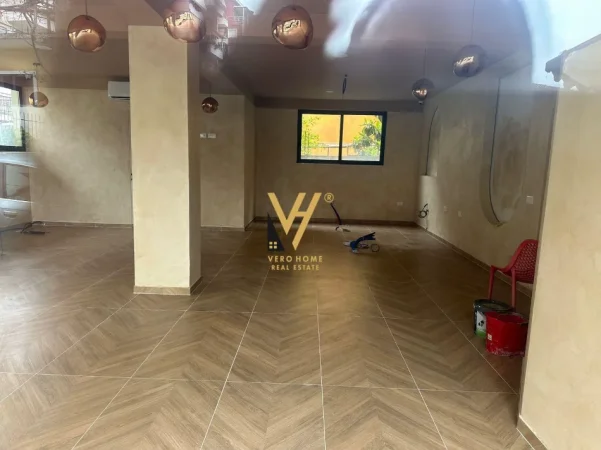 Tirane, jepet me qera dyqan Kati 0, 100 m² 800 € (SELITE)