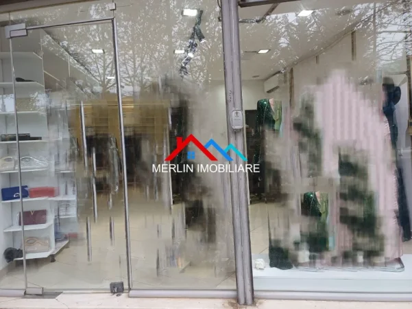 Tirane, jepet me qera ambjent biznesi Kati 0, 45 m² 470 € (RRUGA ALI DEMI)