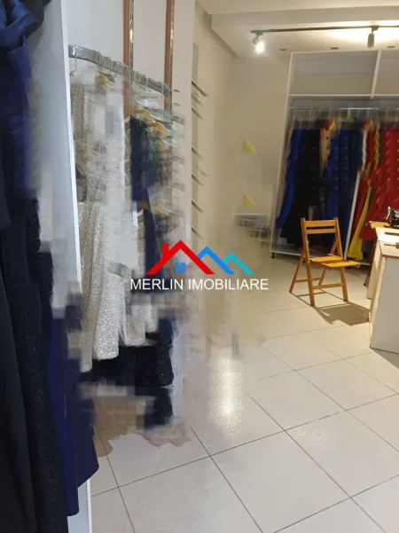 Tirane, jepet me qera ambjent biznesi Kati 0, 45 m² 470 € (RRUGA ALI DEMI)