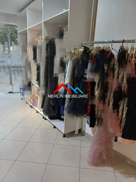 Tirane, jepet me qera ambjent biznesi Kati 0, 45 m² 470 € (RRUGA ALI DEMI)