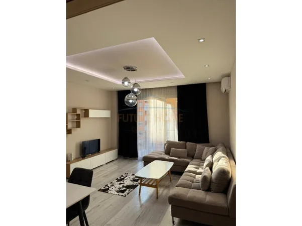 Tirane, jepet me qera apartament 2+1 Kati 4, 100 m² 600 € (UNAZA E RE)