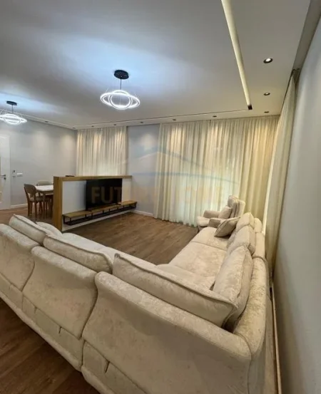 Tirane, jepet me qera Vile 2 Katshe Kati 2, 119 m² 900 € (fresku)