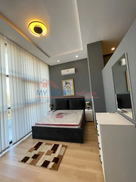 Tirane, jepet me qera apartament 1+1+Ballkon Kati 1, 115 m² 600 € (Rruga Peti)