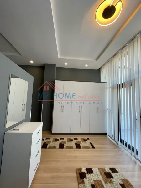 Tirane, jepet me qera apartament 1+1+Ballkon Kati 1, 115 m² 600 € (Rruga Peti)