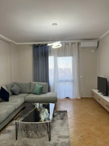 Tirane, jepet me qera apartament 1+1+Ballkon Kati 4, 65 m² 500 € (RRUGA JORDAN MISJA)