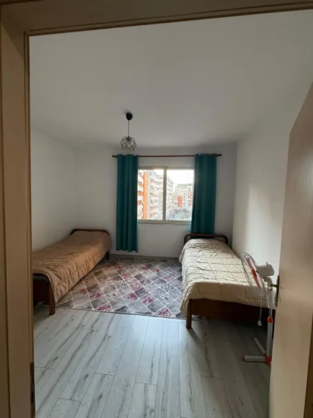 Tirane, jepet me qera apartament 1+1+Ballkon , 100 m² 600 € (Astir)