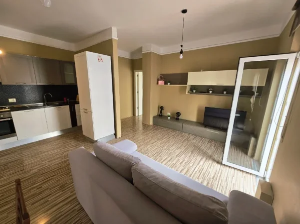 JEPET ME QERA: SUPER APARTAMENT 2+1 📍 Midis rrugës së Kavajës & M.Shyrit