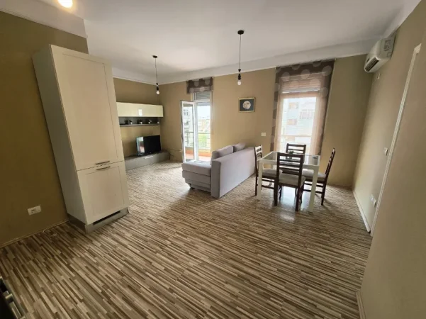JEPET ME QERA: SUPER APARTAMENT 2+1 📍 Midis rrugës së Kavajës & M.Shyrit