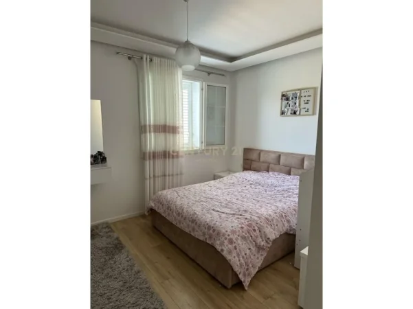 Durres, shitet Vile 4+1 Kati 2, 343 m² 165.000 € (Katund-Sukth,Durres)