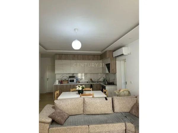 Durres, shitet Vile 4+1 Kati 2, 343 m² 165.000 € (Katund-Sukth,Durres)