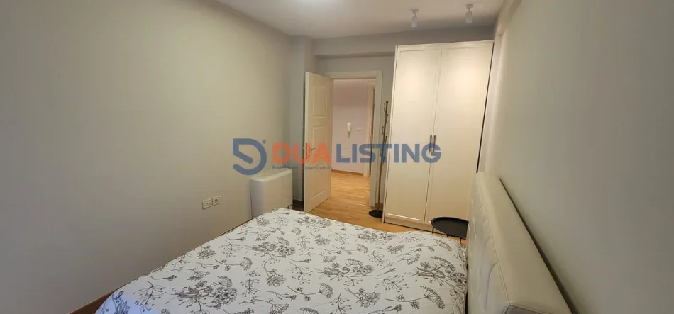 Tirane, jepet me qera apartament , 173 m²