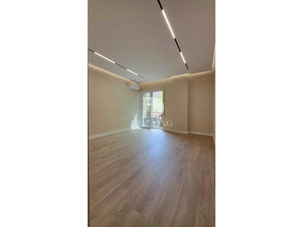 Tirane, jepet me qera zyre Kati 2, 131 m² 2.500 € (piramida , etc , rtsh , stadiumi air albania)