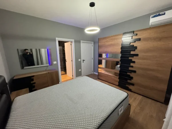 Qera, Apartament 2+1+Post Parking , Kopshti Botanik , Tiranë - 1200€ | 75 m²