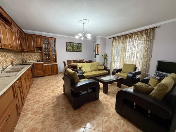 Tirane, jepet me qera apartament 1+1+Ballkon Kati 3, 78 m² 500 € (Don Bosko)