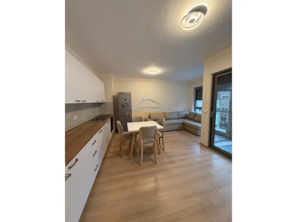 Tirane, jepet me qera apartament 1+1 Kati 2, 56 m² 720 € (Rruga Dervish Hekali, Shkolla e Kuqe, Tiranë)
