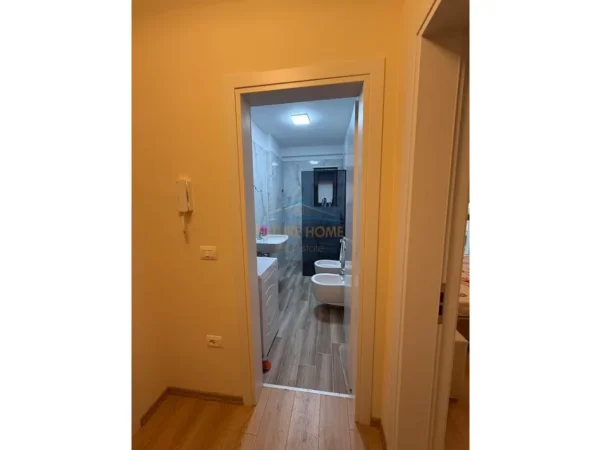 Tirane, jepet me qera apartament 1+1 Kati 2, 56 m² 720 € (Rruga Dervish Hekali, Shkolla e Kuqe, Tiranë)
